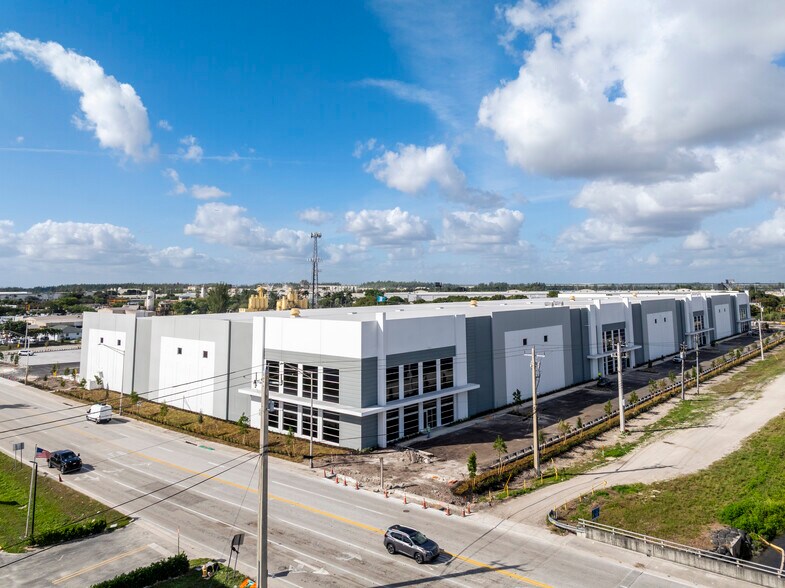 More Photos Of 10900 NW 128th Street, Medley Warehouse For Lease