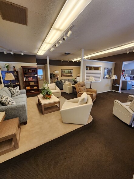More Photos Of 706 Trancas St, Napa Freestanding For Lease