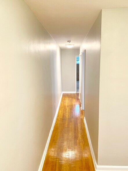 More Photos Of 111 E Uhler Ave, Alexandria Apartments For Sale