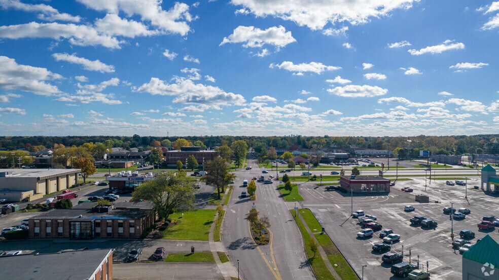 More Photos Of 5930 Sharon Woods Blvd, Columbus Office For Lease