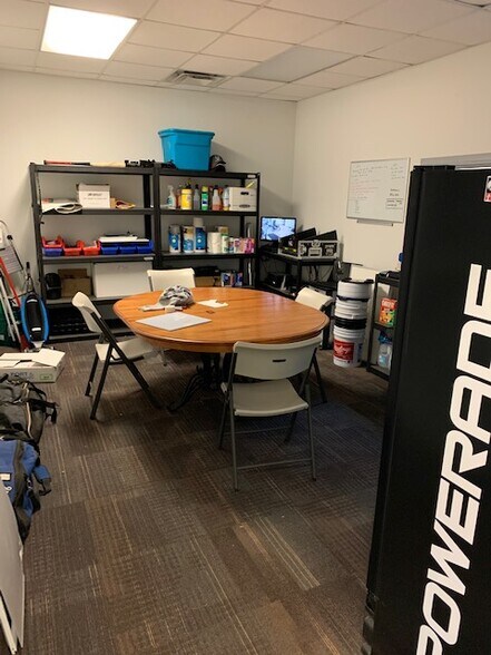 More Photos Of 1060 Union Center Dr, Alpharetta Distribution For Lease