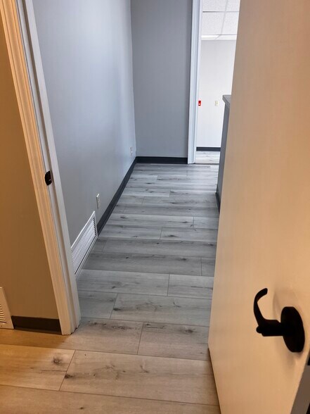 More Photos Of 1401 Applewood Dr, Dalton Medical For Lease