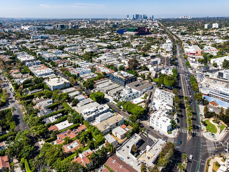 More Photos Of 1001 N Croft Ave, Los Angeles Apartments For Sale