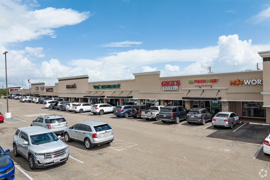 More Photos Of 4200-4250 S Alameda St, Corpus Christi Storefront For Lease