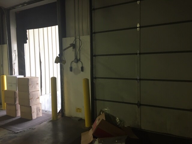 More Photos Of 1013 Tamarac Dr, Carpentersville Warehouse For Lease