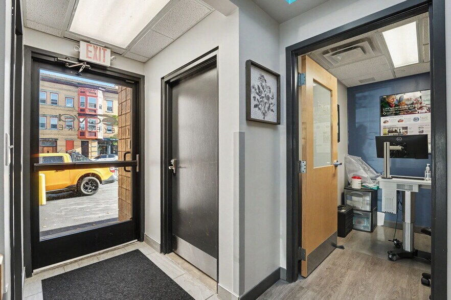 More Photos Of 932 Elmwood Ave, Buffalo Flex For Sale