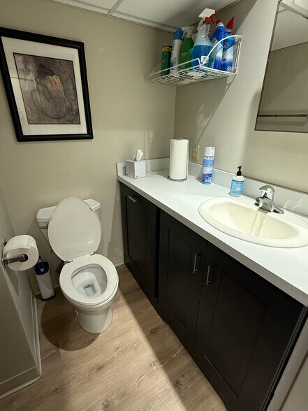 More Photos Of 6 Greenleaf Woods Dr, Portsmouth Office For Sale