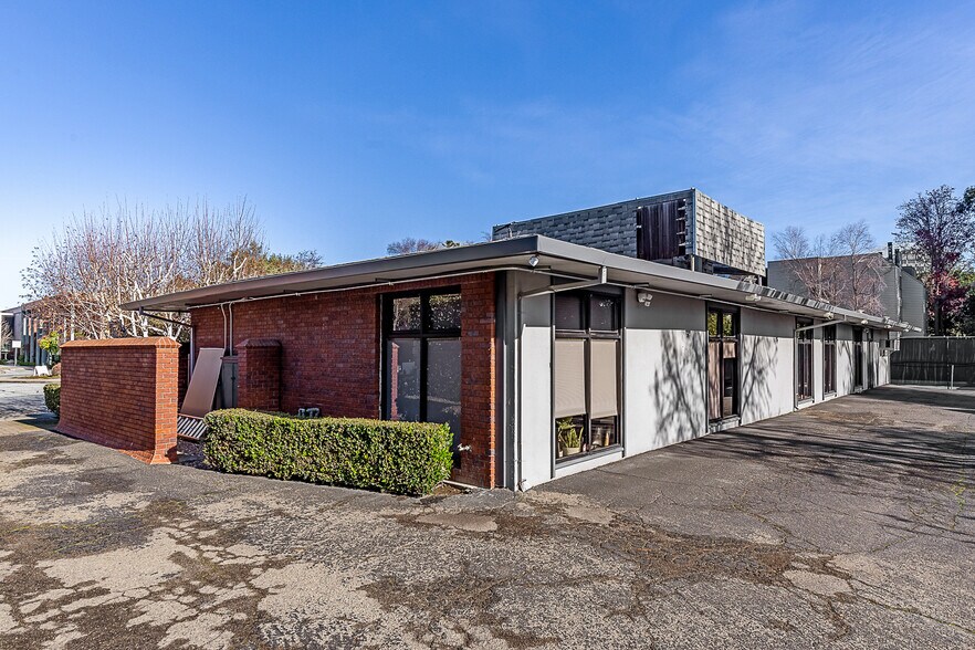 More Photos Of 2075 Pioneer Ct, San Mateo Medical For Lease