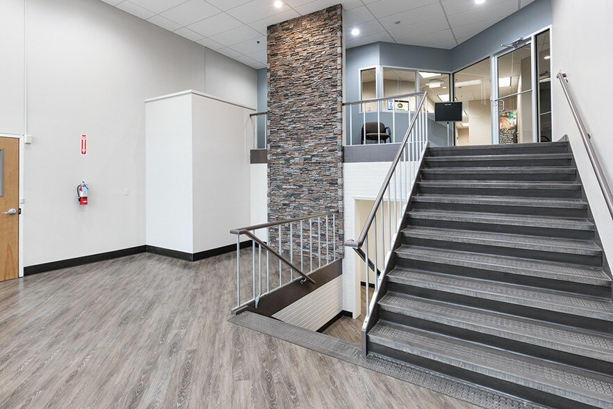 More Photos Of 4558-4568 E 71st St, Cleveland Flex For Lease