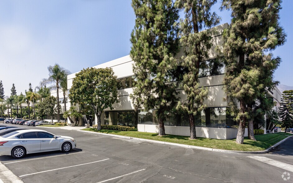 More Photos Of 555-605 E Huntington Dr, Monrovia Office For Lease