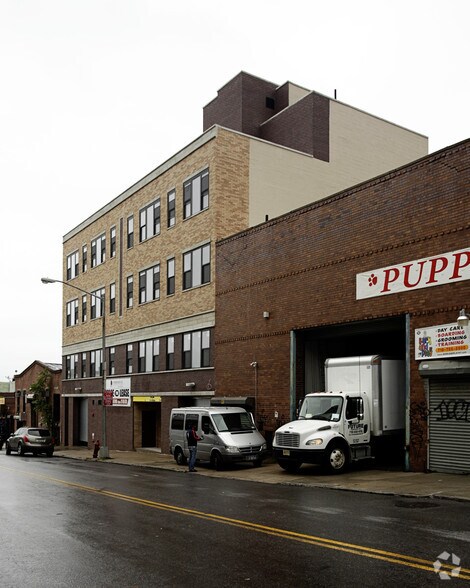 More Photos Of 159-163 20th St, Brooklyn Coworking Space