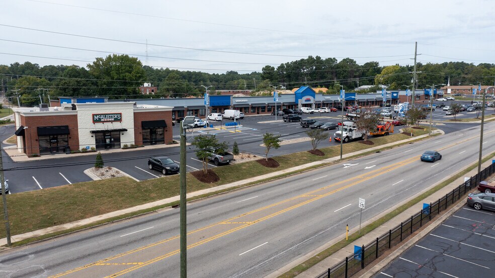 More Photos Of 1047 Murchison Rd, Fayetteville Unknown For Lease