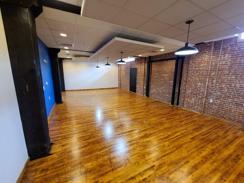 More Photos Of 1216 Smith St, Charleston Apartments For Lease