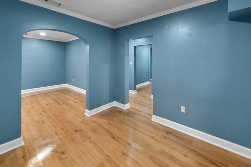 More Photos Of 2605 US Highway 80 W, Savannah Office For Sale