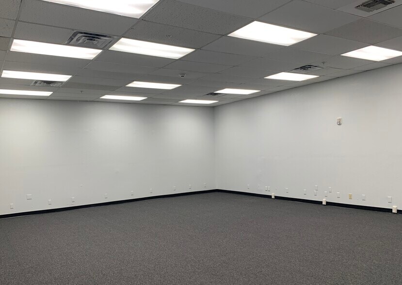 More Photos Of 4121 Montana Ave, El Paso Medical For Lease