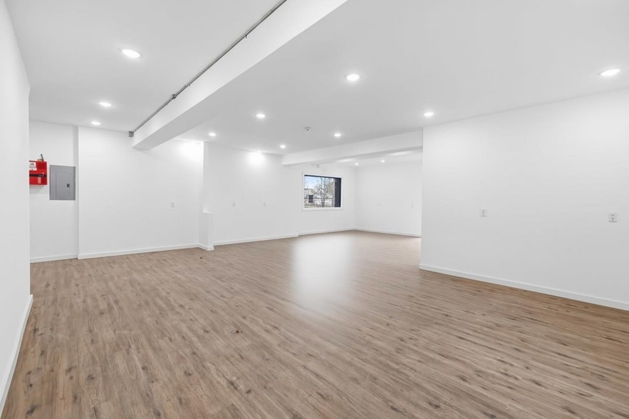 More Photos Of 470 Belleville Tpke, North Arlington Warehouse For Lease