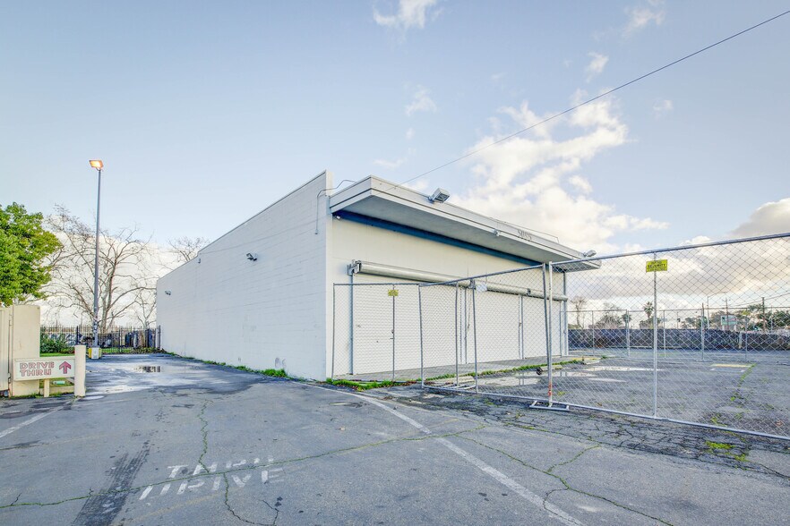 More Photos Of 5095 Stockton Blvd, Sacramento Freestanding For Lease