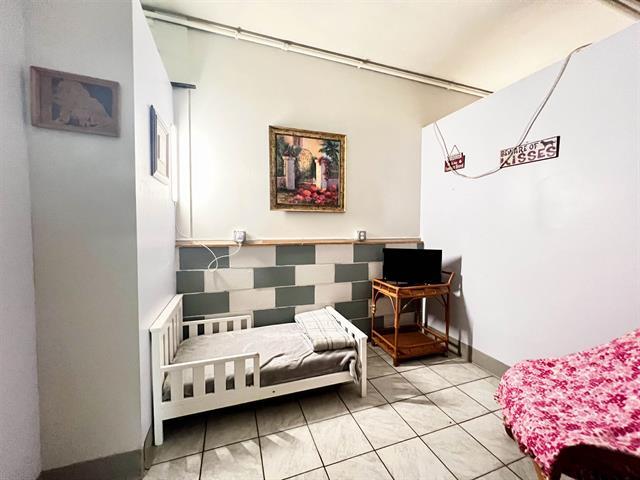 More Photos Of 525 S Fairfield Ave, Juneau General Retail For Sale