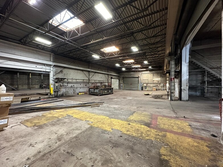 More Photos Of 3711 Vernon Blvd, Long Island City Warehouse For Sale
