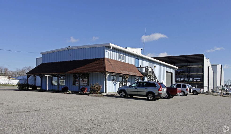 More Photos Of 4330 Kecoughtan Rd, Hampton Showroom For Lease
