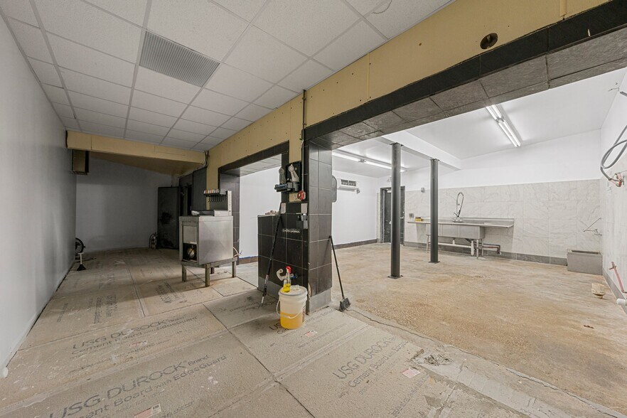 More Photos Of 754 W Cherry St, Glasgow Restaurant For Sale