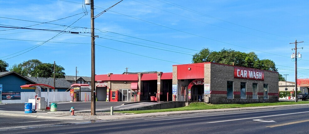Primary Photo Of 210 E Elm Ave, Hermiston Carwash For Sale