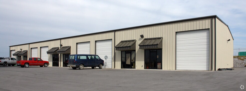 More Photos Of 304 Sand Hill Rd, La Vergne Warehouse For Lease