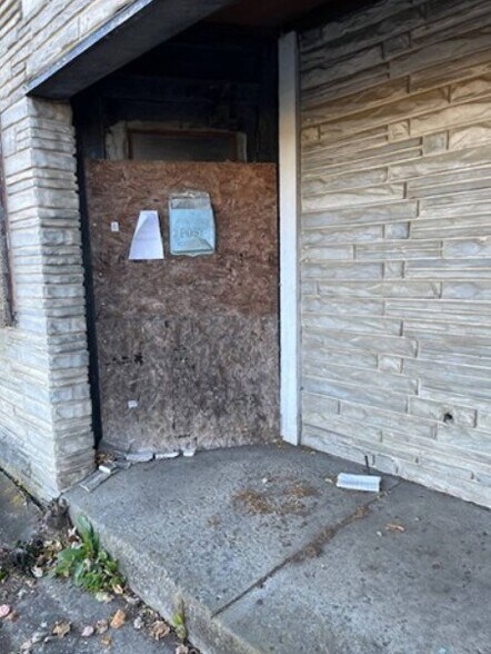 More Photos Of 754 S Main St, Elmira General Retail For Sale