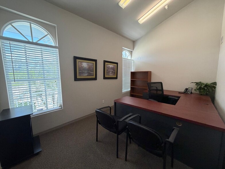 More Photos Of 1361 Royal Palm Square Blvd, Fort Myers Office For Lease