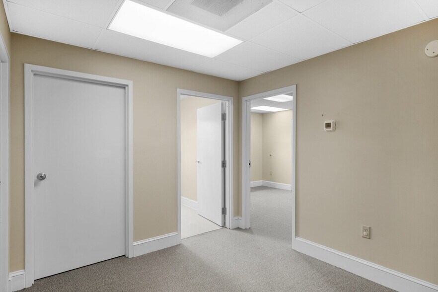 More Photos Of 1201-1203 Colonial Commons Ct, Lancaster Medical For Lease