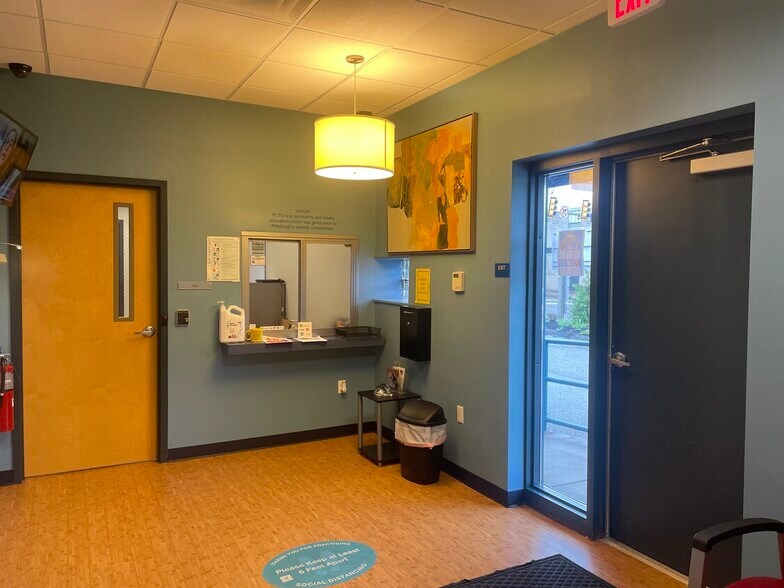 More Photos Of 1300-1318 Western Ave, Pittsburgh Flex For Lease