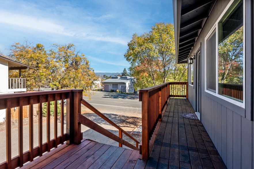 More Photos Of 2020 S Dora St, Ukiah Apartments For Sale