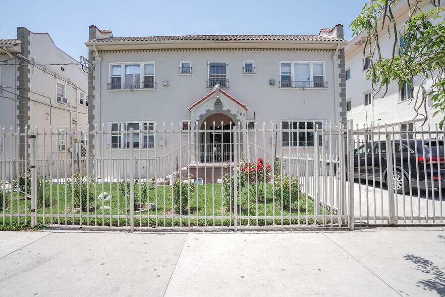More Photos Of 307 S Boyle Ave, Los Angeles Apartments For Sale