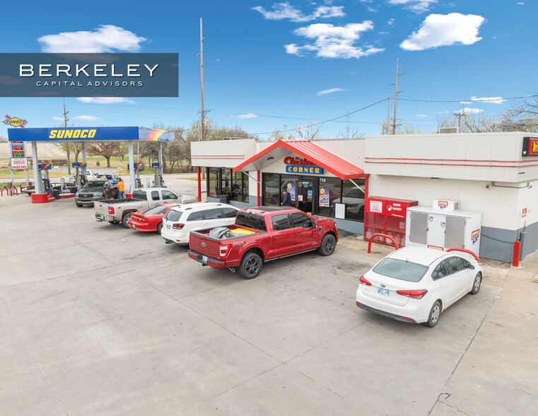 Primary Photo Of 719 S Highway 81, Duncan Service Station For Sale