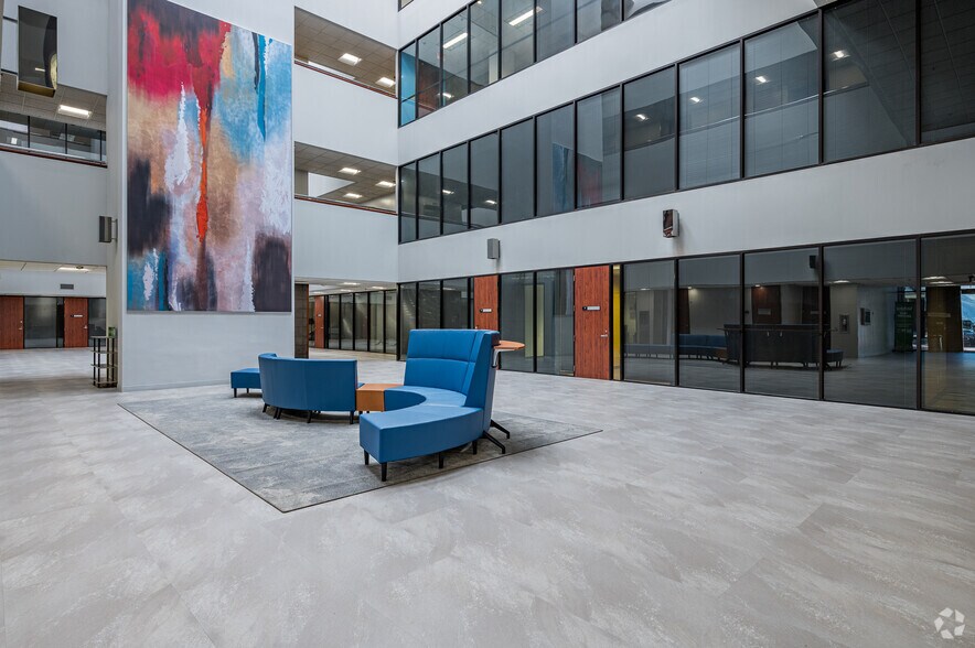 More Photos Of 14275 Midway Rd, Addison Office For Lease