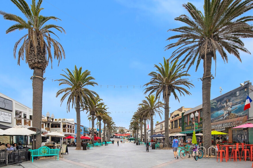 More Photos Of 90 Pier Ave, Hermosa Beach Bank For Lease