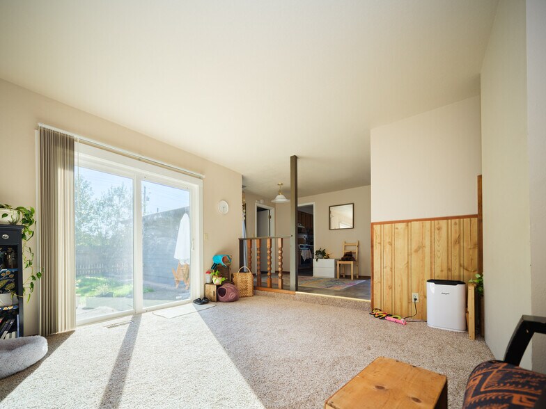 More Photos Of 582 S Maple St, Canby Apartments For Sale