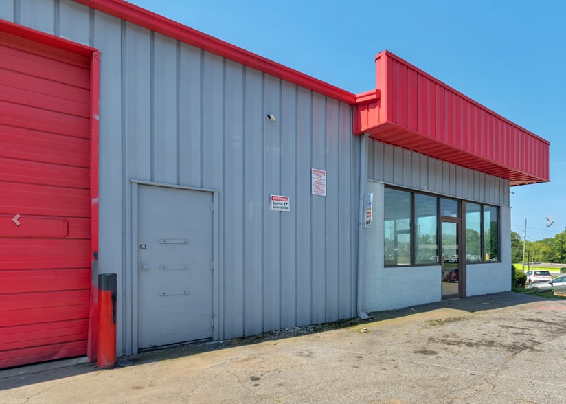 More Photos Of 2342 North Expressway, Griffin Auto Repair For Sale