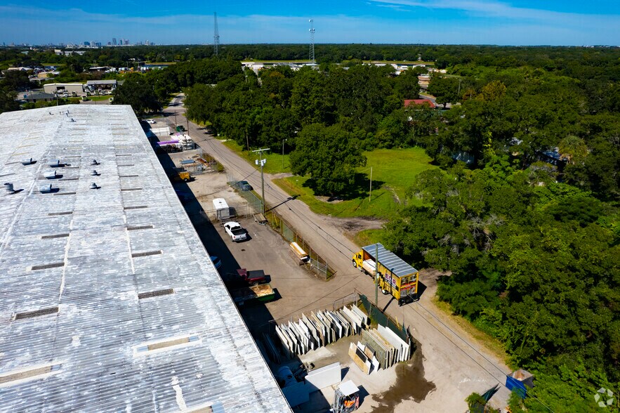 More Photos Of 8100 E Broadway Ave, Tampa Warehouse For Lease