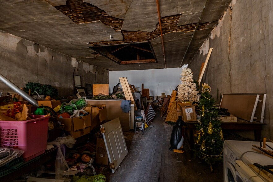 More Photos Of 245 Broad St, Rome Storefront For Sale