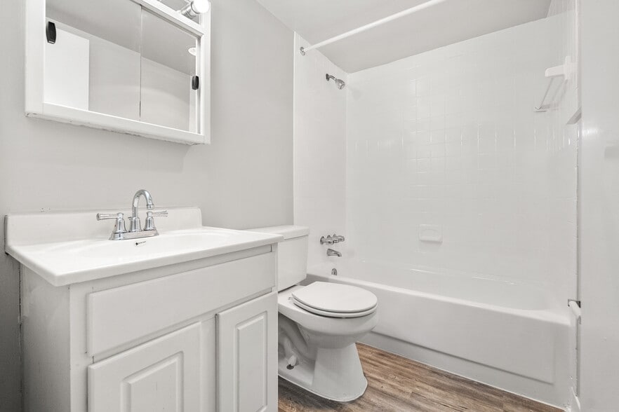 More Photos Of 8150 Lakecrest Dr, Greenbelt Apartments For Sale