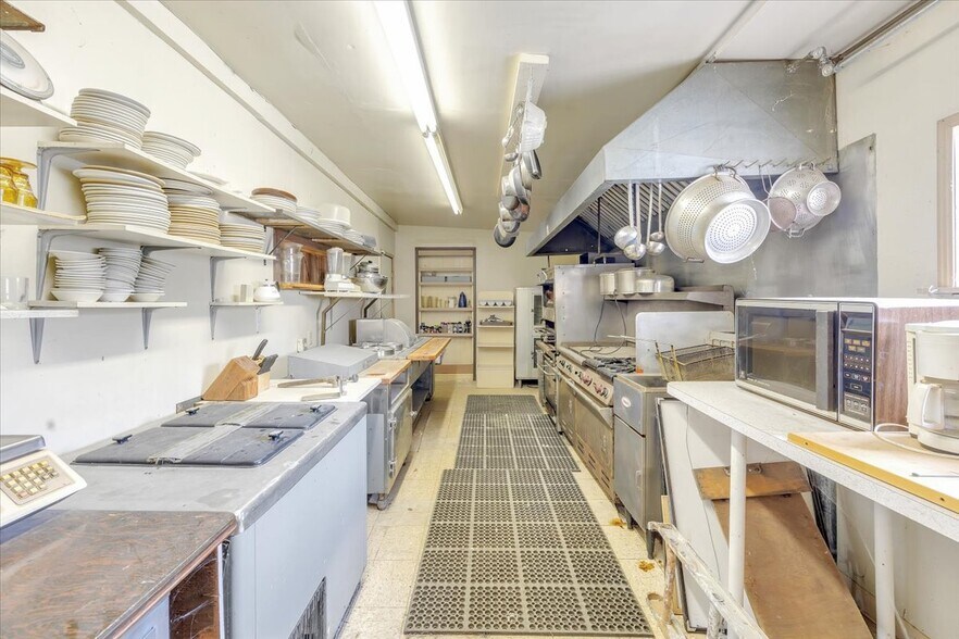 More Photos Of 18387 Chestnut Ave, Tuolumne Restaurant For Sale