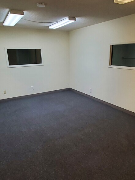 More Photos Of 9001 Oso Ave, Chatsworth Industrial For Lease