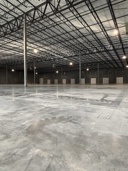More Photos Of 500-550 Corporate Hills Dr, Saint Charles Warehouse For Lease