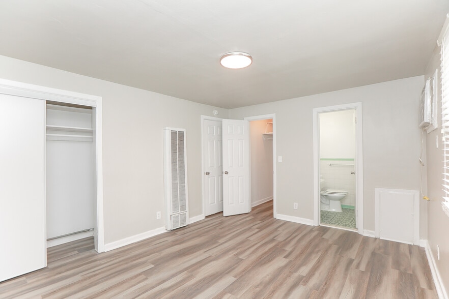 More Photos Of 1314-1318 Little Bay Ave, Norfolk Apartments For Sale