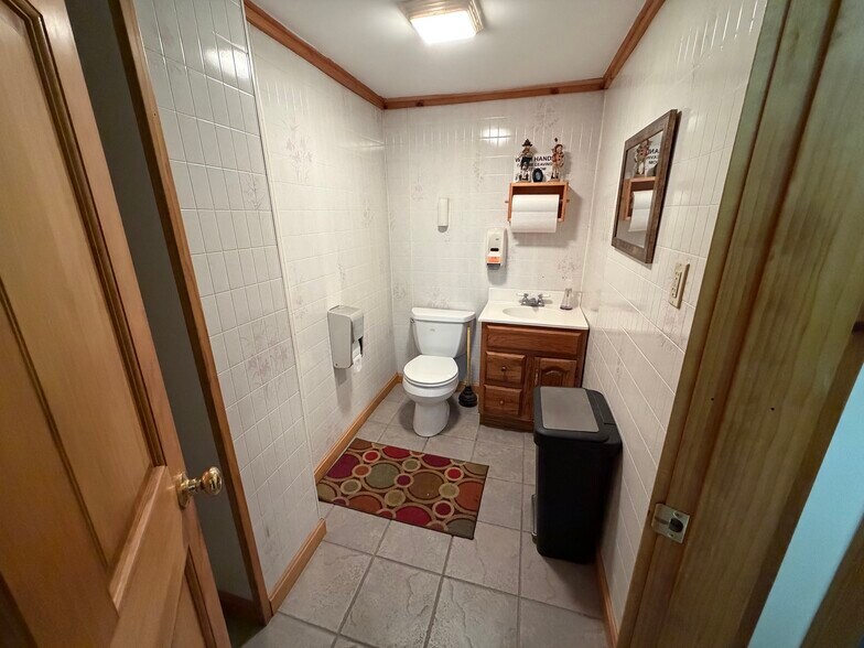 More Photos Of 23 Spring St, Dexter Office For Sale
