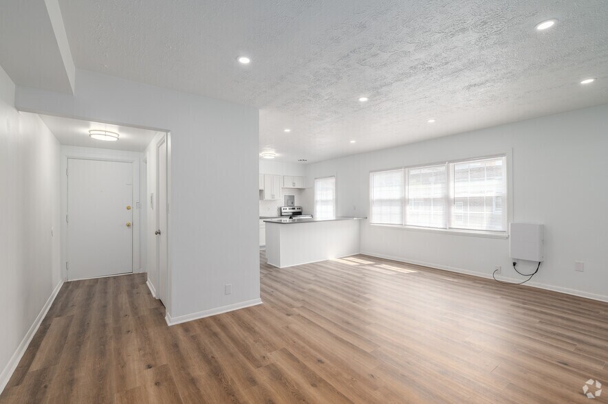 More Photos Of 20000 Van Aken Blvd, Shaker Heights Apartments For Sale