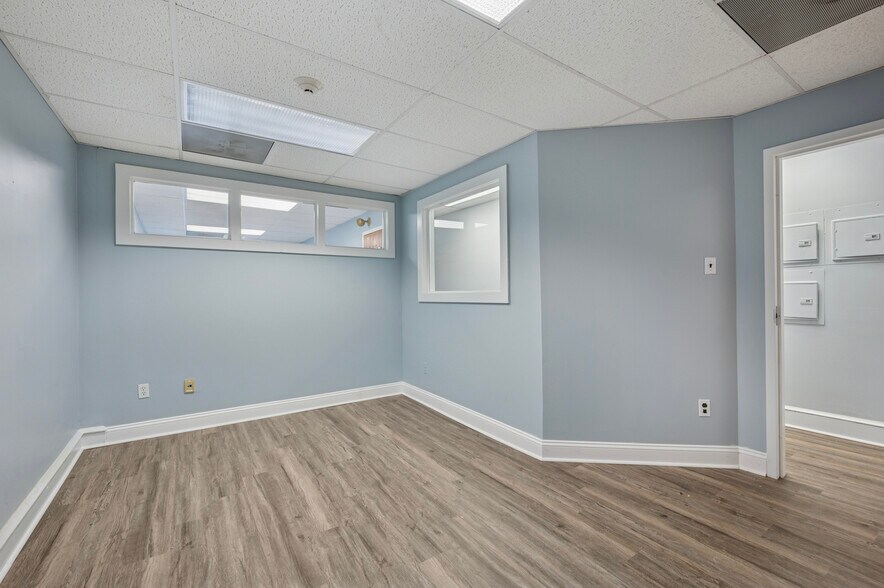 More Photos Of 2-4 S Easton Rd, Glenside Office Residential For Lease