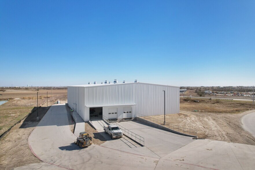 More Photos Of 6000 Chandler Rd, Hutto Unknown For Lease