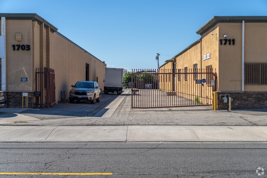 More Photos Of 1703-1711 Potrero Ave, South El Monte Showroom For Lease